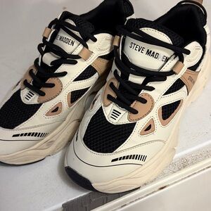 Steve Madden Black and Cream Athletic Shoes